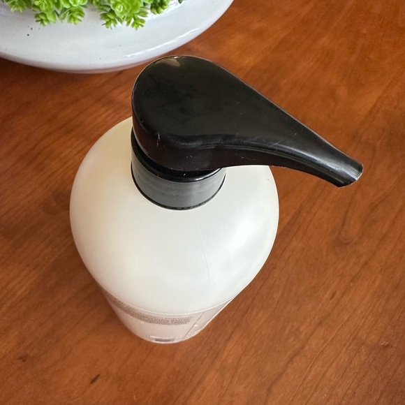 Philosophy Lemon Custard Jumbo Body Lotion 32 oz With Pump New - Picture 8 of 12